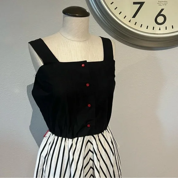Vintage Black and White Striped Dress - Picture 2 of 5